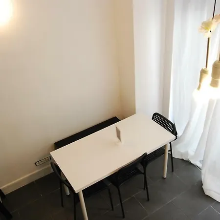 Luminous 20m² District Of Batignolles Apartment Paris