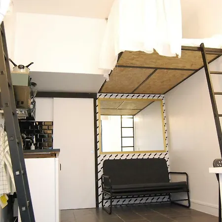 Luminous 20m² District Of Batignolles Paris