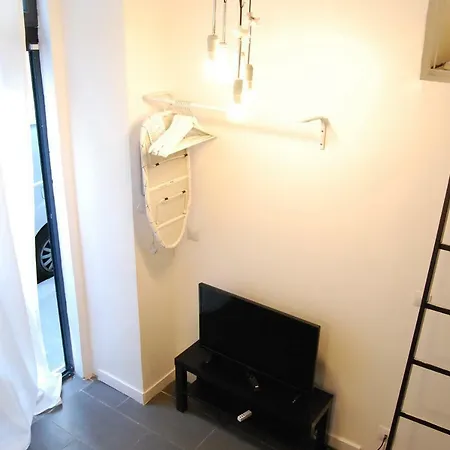 Apartment Luminous 20m² District Of Batignolles Paris